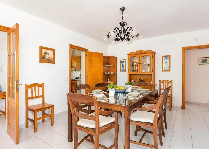 Mencia By וילה ס'אלגר